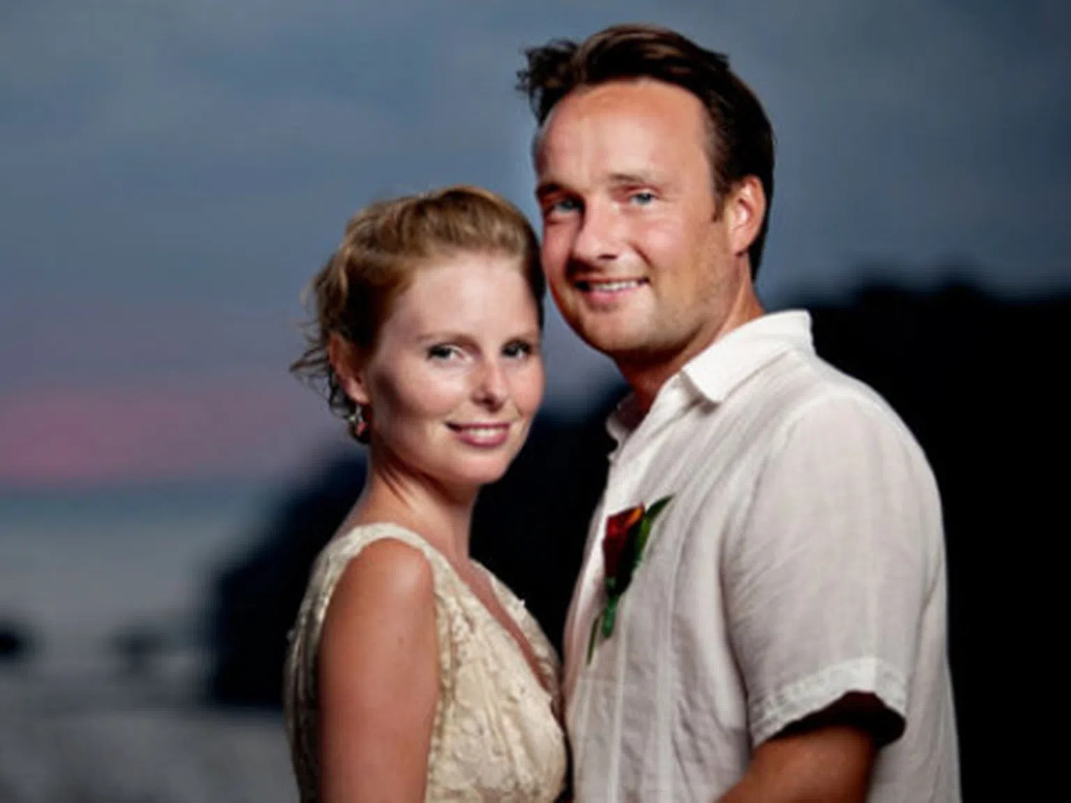 Двойката, която се венча на 66 места в света