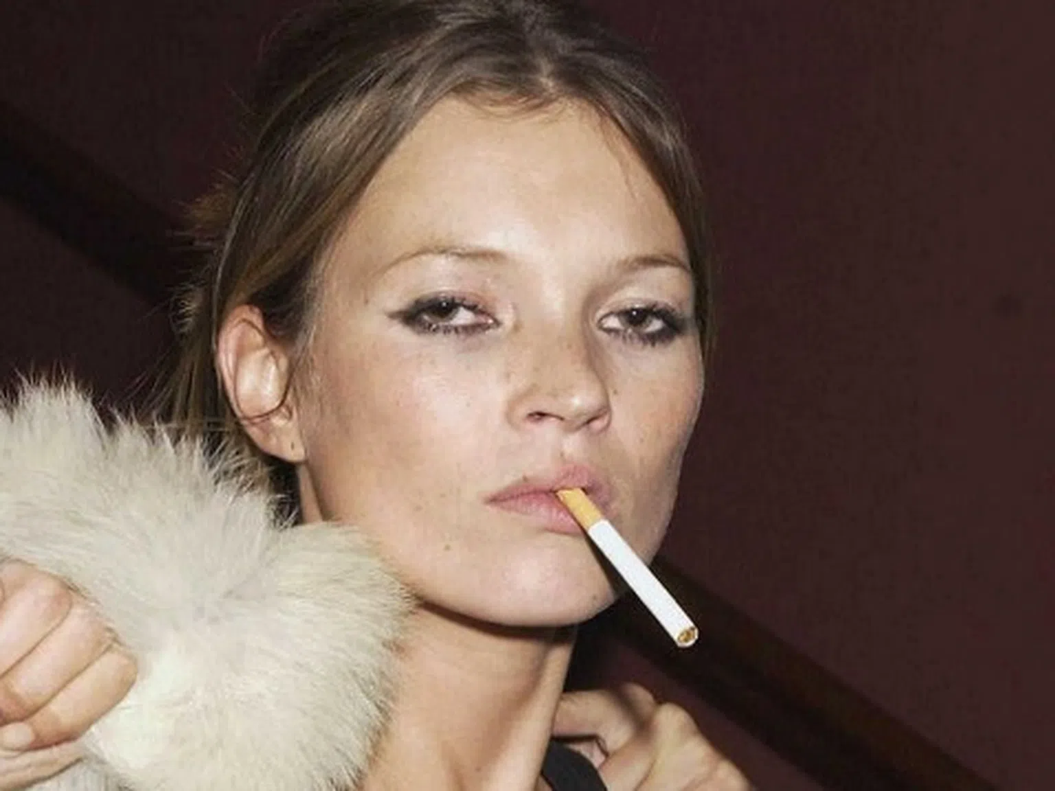 Кейт Мос е похарчила 2000 паунда за електронна цигара