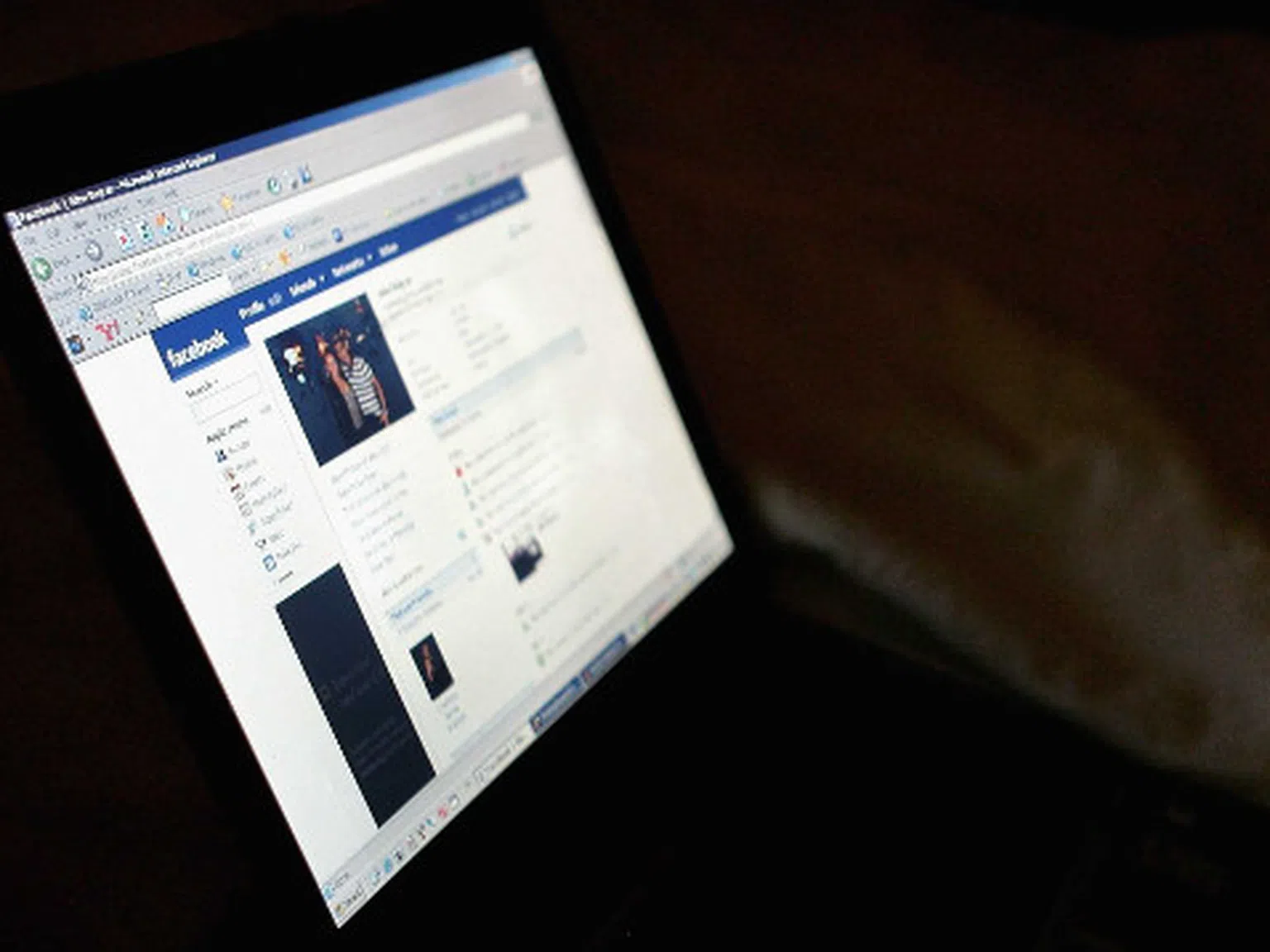 Лъжи във "Фейсбук", с които избиваме комплекси