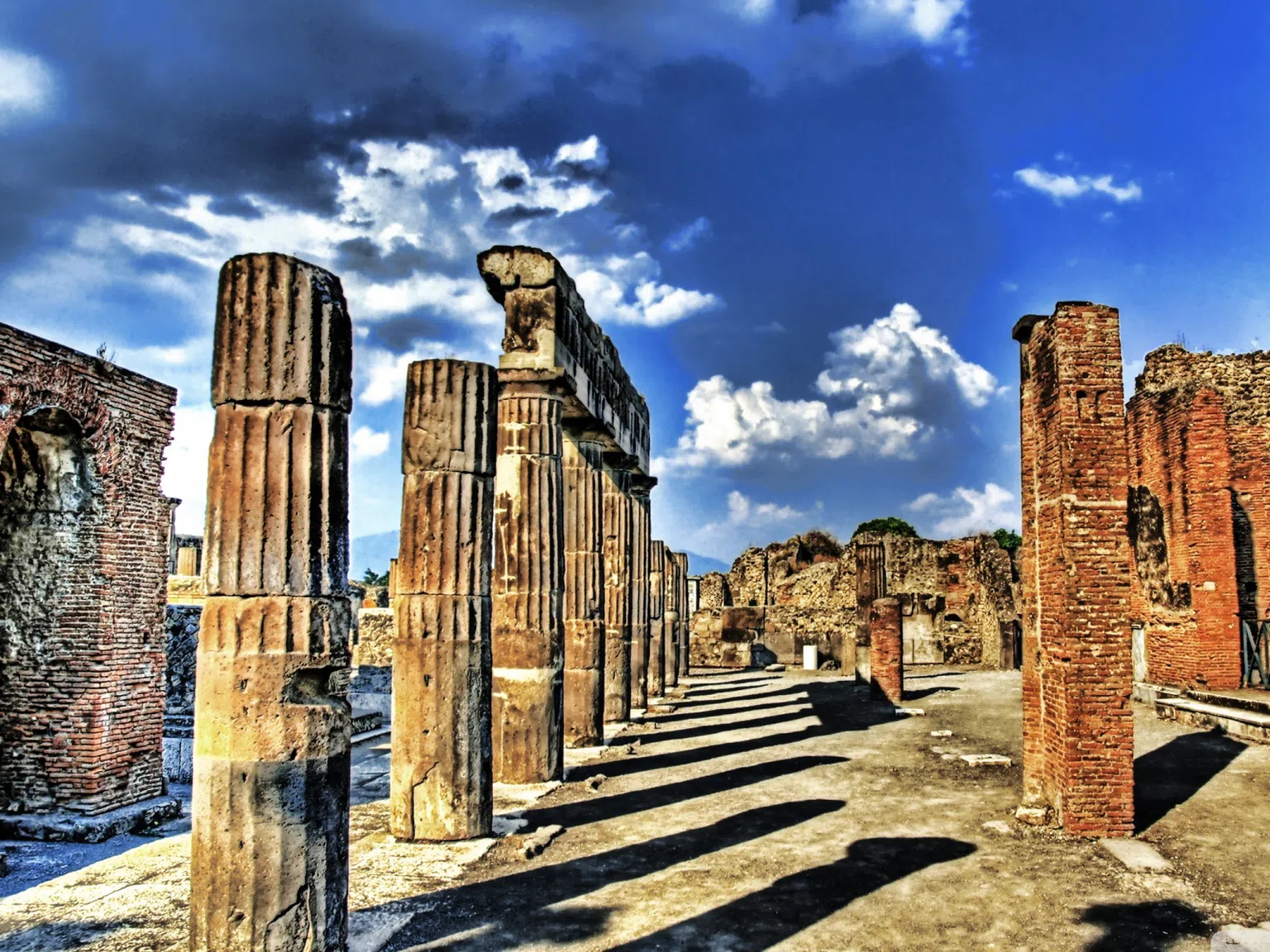 Помпей: погребаният град на греха