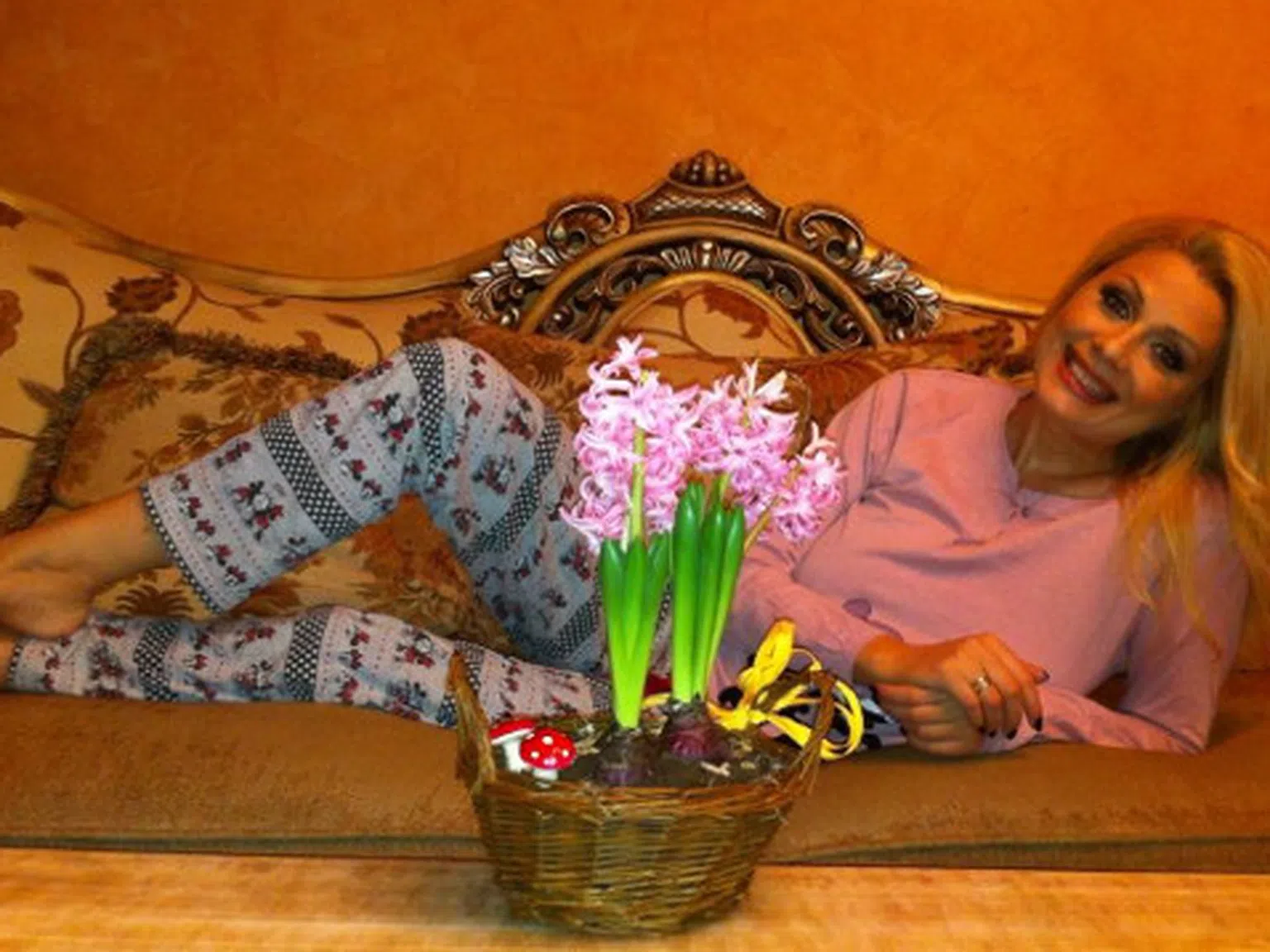 Венета Райкова се излага по пижама
