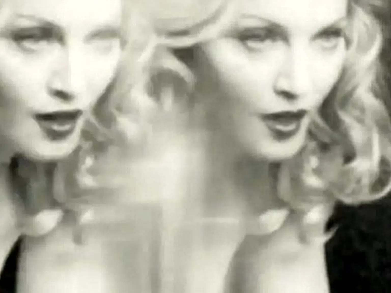 "Truth or Dare" - първият парфюм на Мадона