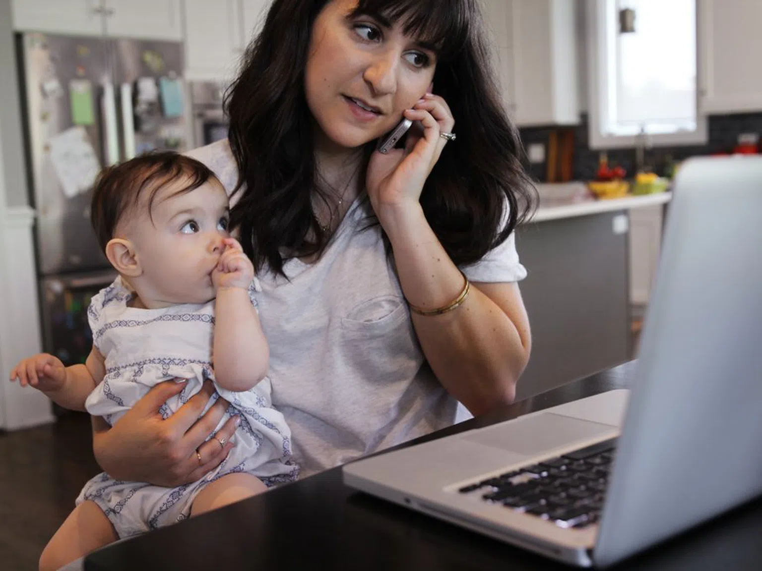 6 причини да се чувствате перфектно в ролята на работеща мама