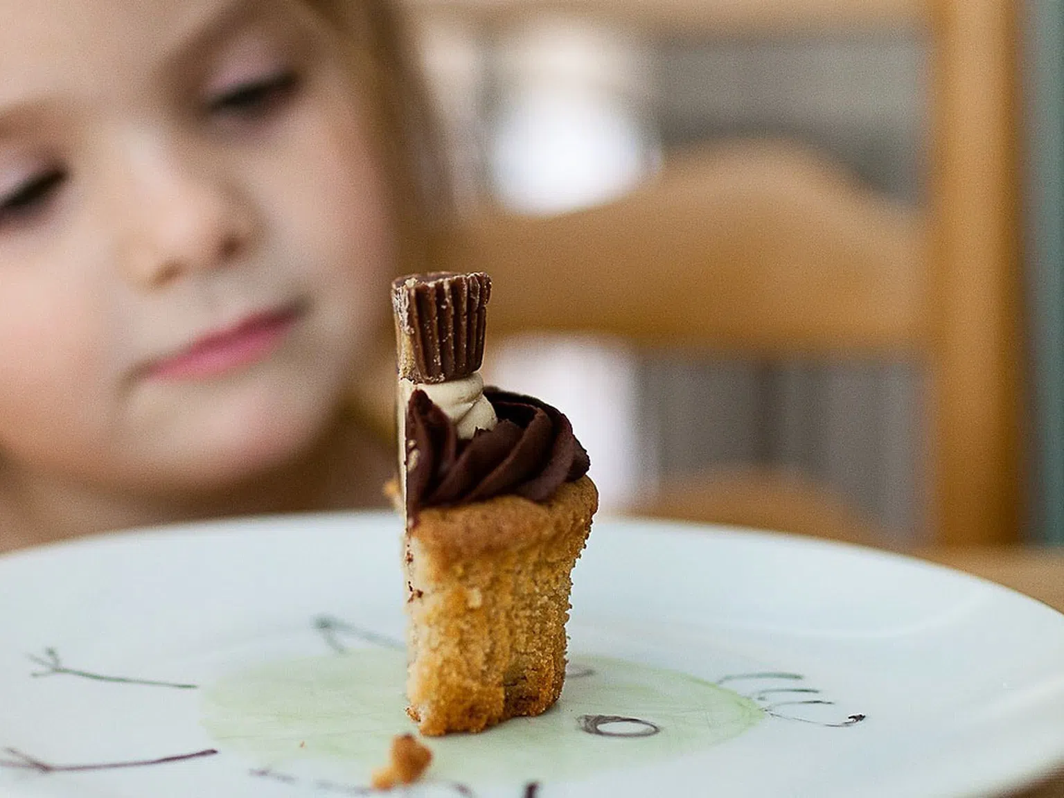 Сладкиши и кариеси - вечната тема за шоколада и здравите зъбки