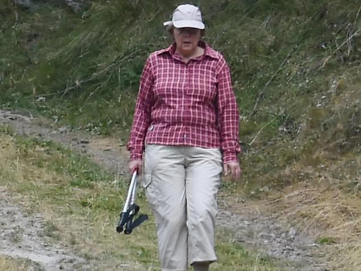 Меркел с едни и същи дрехи пета поредна година