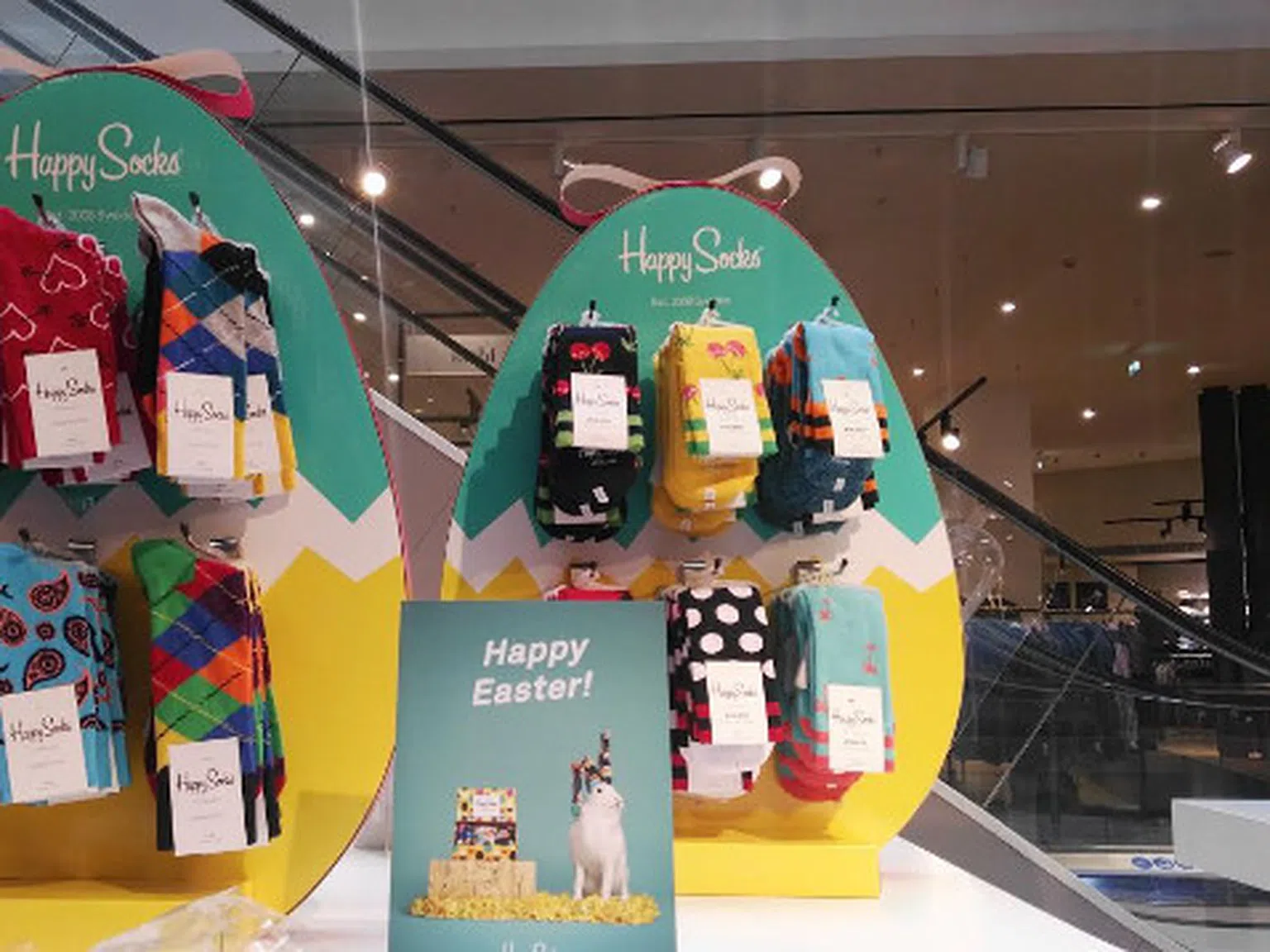 Великденско дърво и тематични чорапки - новата мода в Страстната седмица