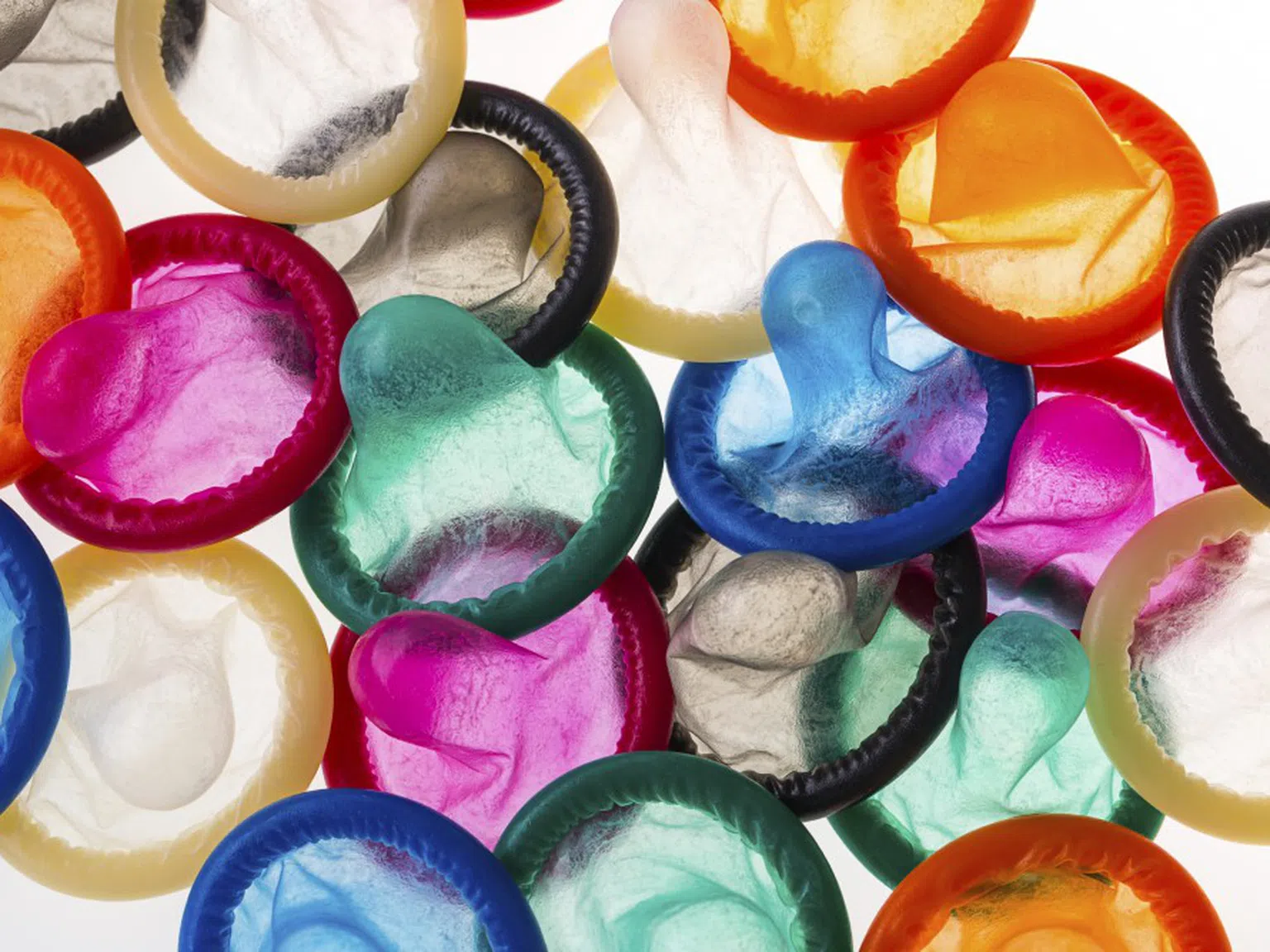 Измислиха презервативи, които отчитат дали сме здрави