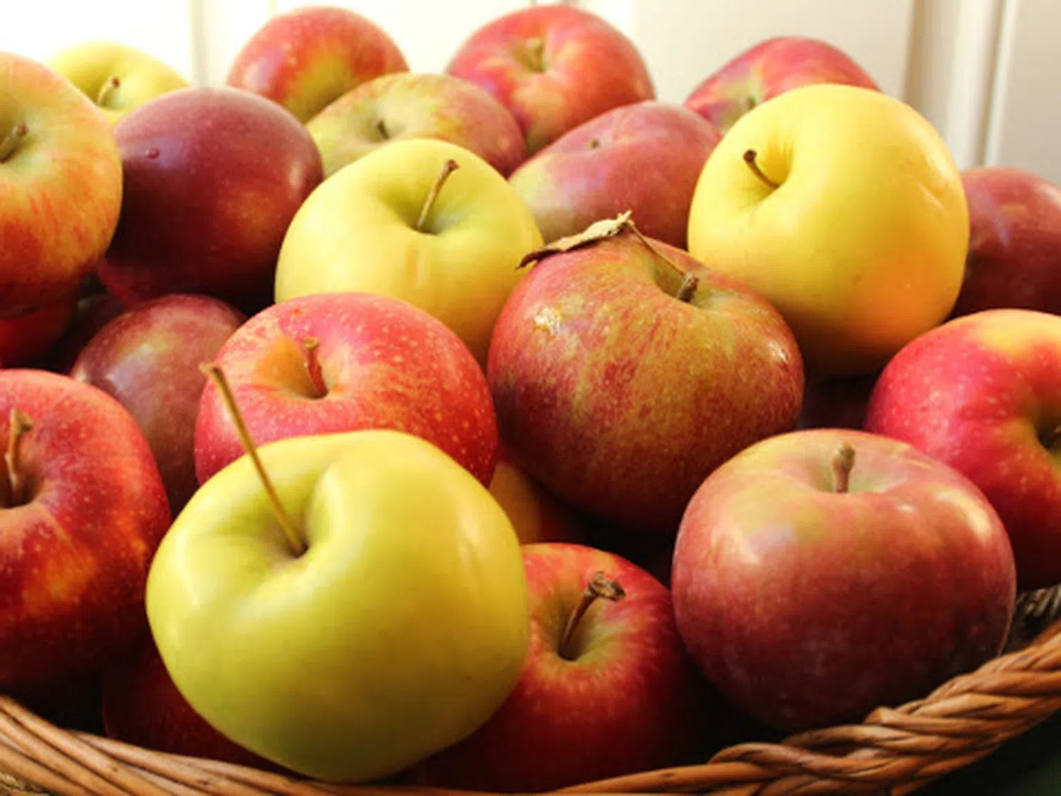 Ябълките: витамини и минерали