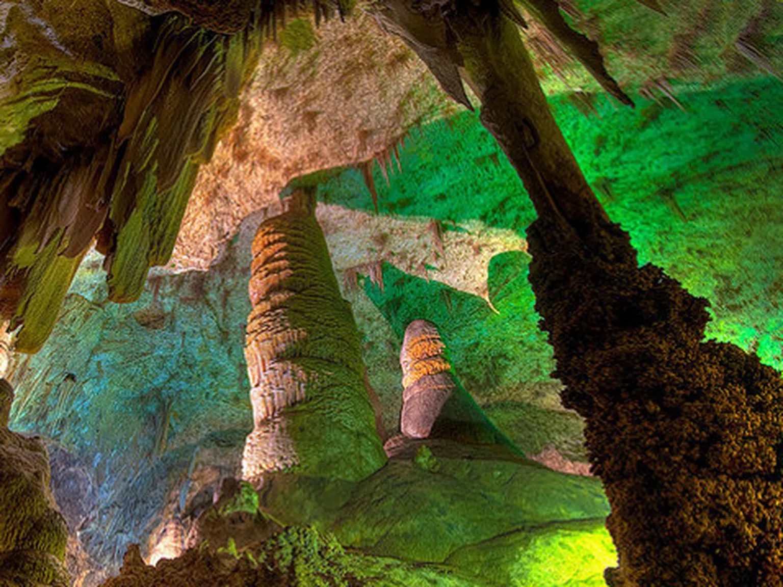 Най-невероятните пещери на земята