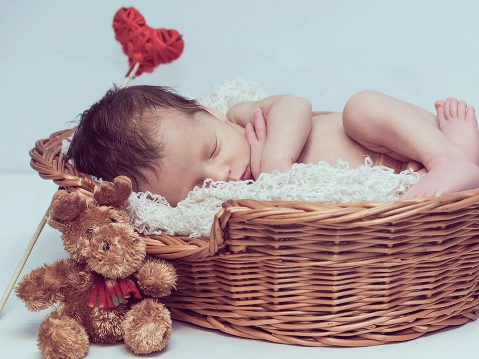 Най-интересните ритуали по света около посрещането на бебето