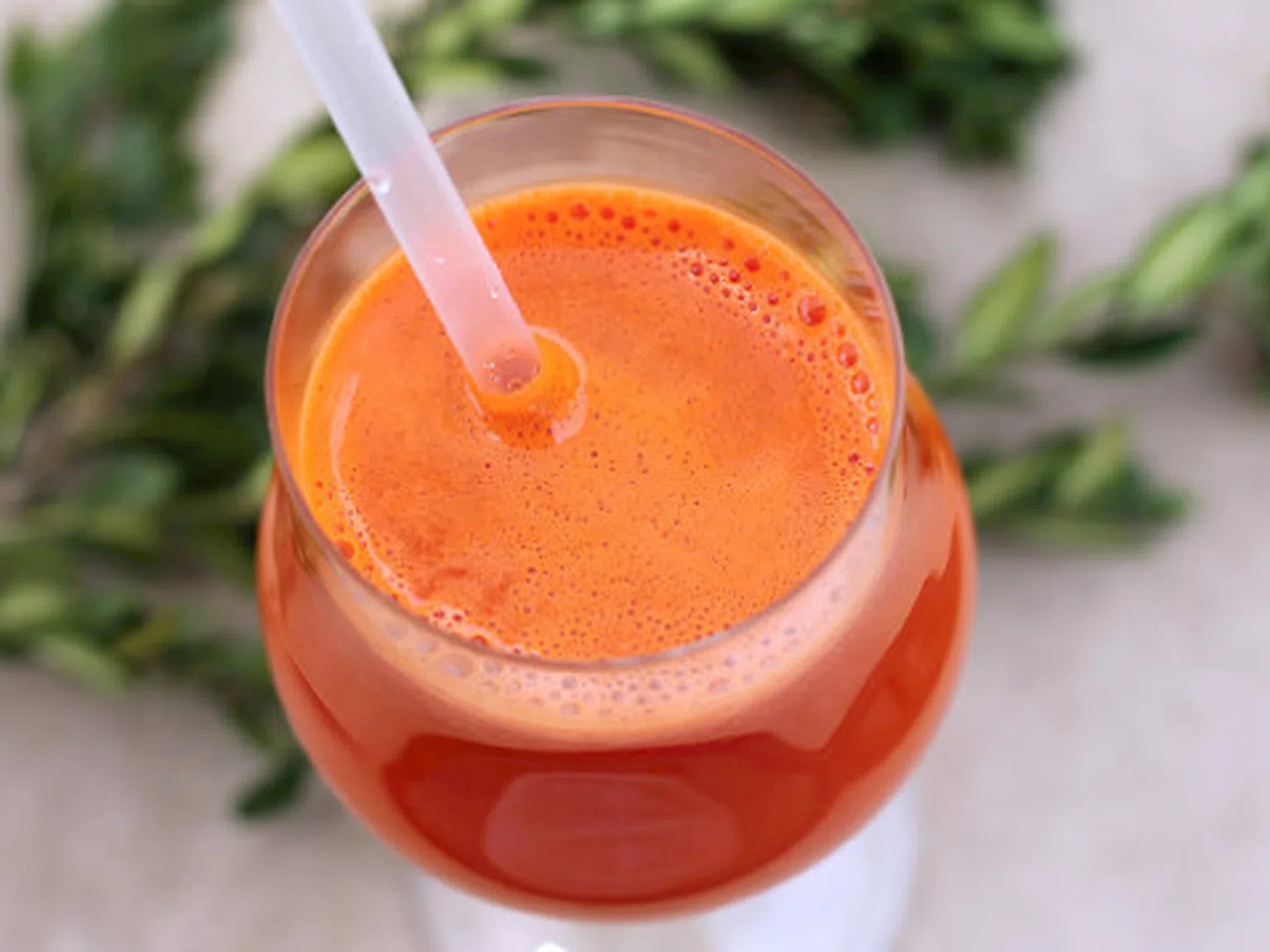 Кажете "да" на чаша пресен морковен сок