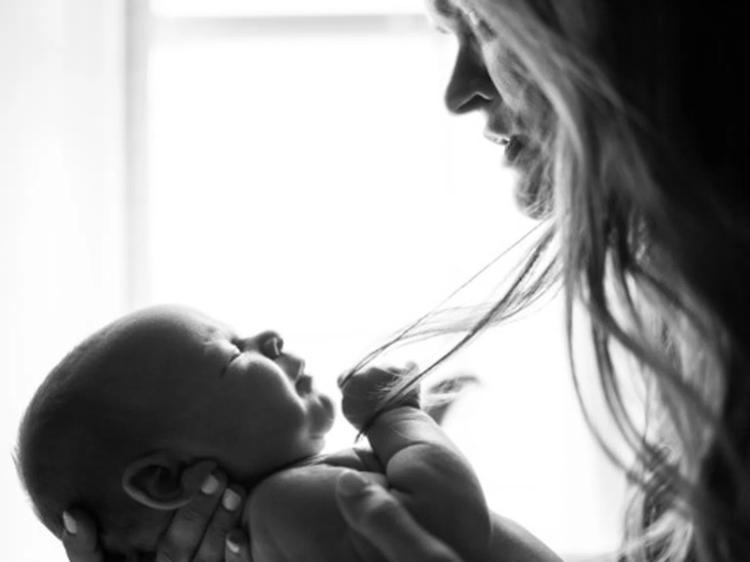 9 причини да не каните гости у дома след раждането на бебето