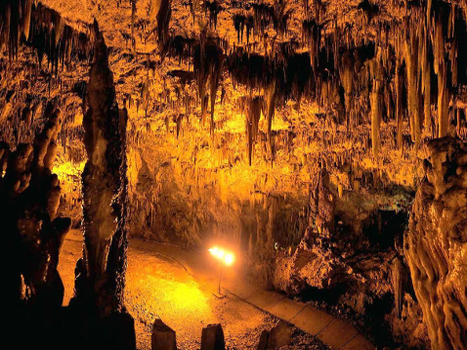 Интересни факти за пещерата Алистрати в Гърция