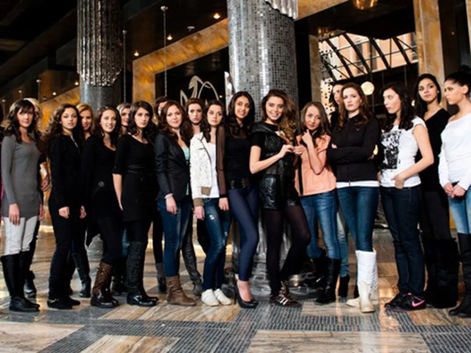 Водят ли здравословен начин на живот претендентките за короната на Мис България 2012