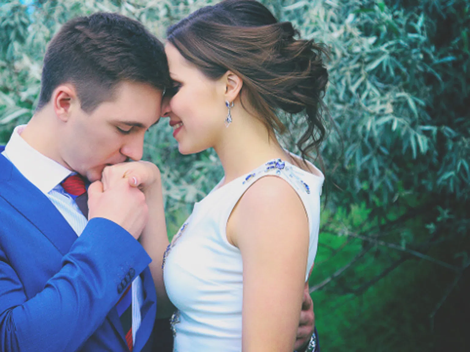 Как да разпознаете щастливите двойки по езика на тялото