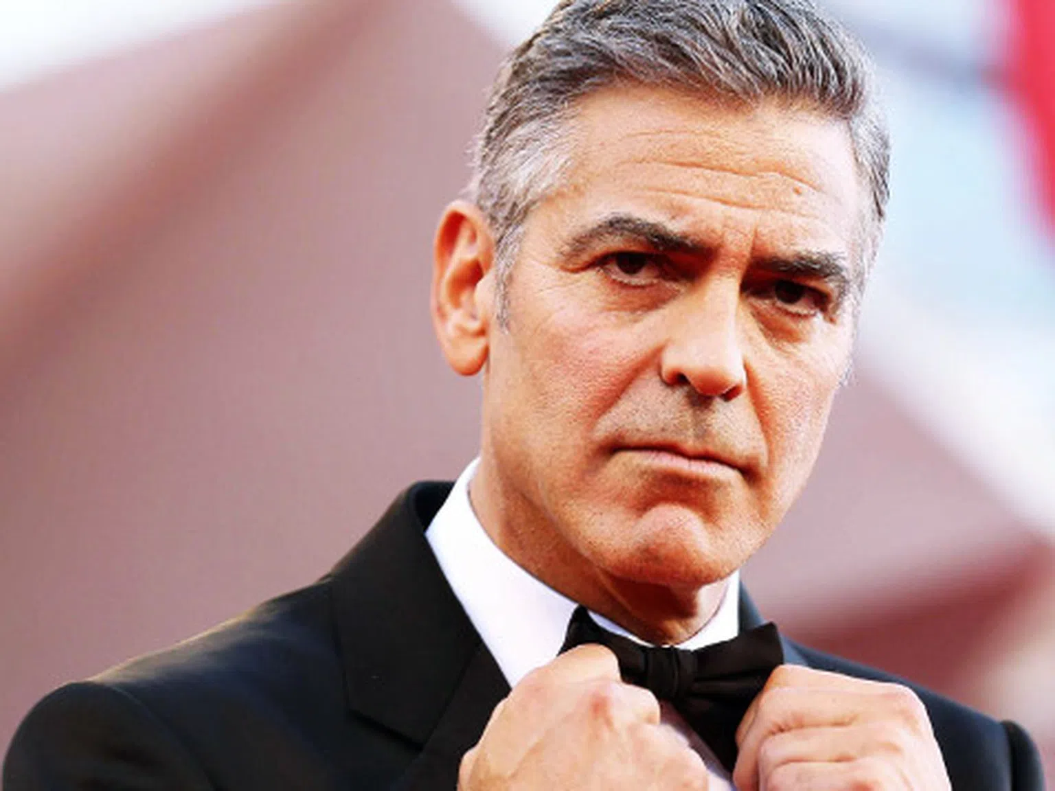 Джордж Клуни се оглежда за жилище в Лондон