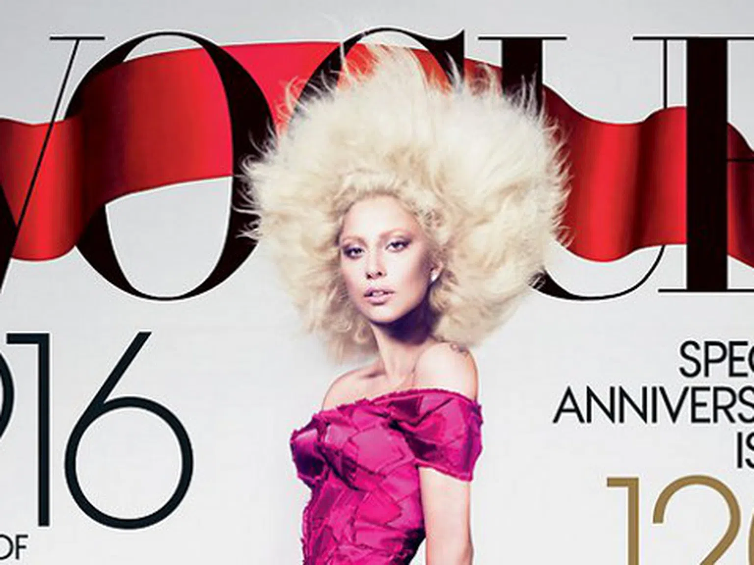 Специално издание на "Vogue" в 916 страници