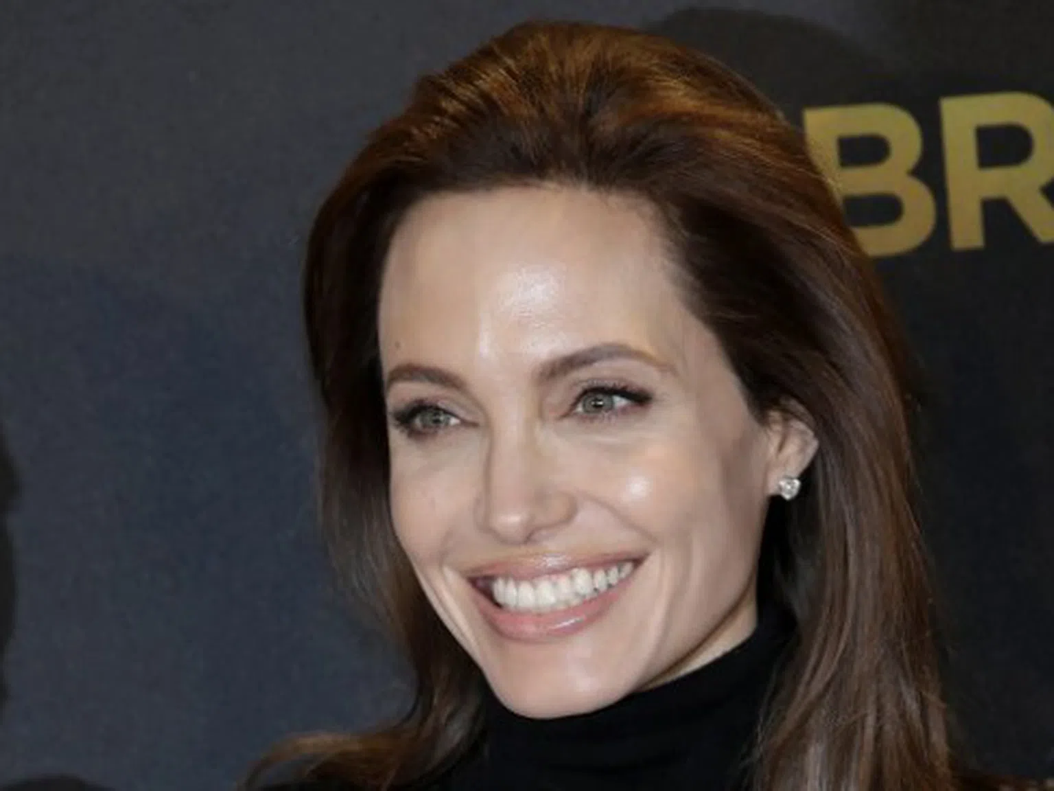 Анджелина Джоли като дете, прелестна е! (Видео)