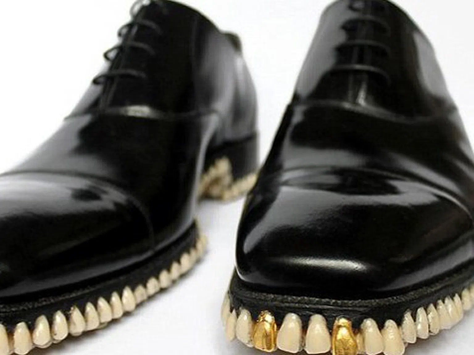 Обувки от зъби