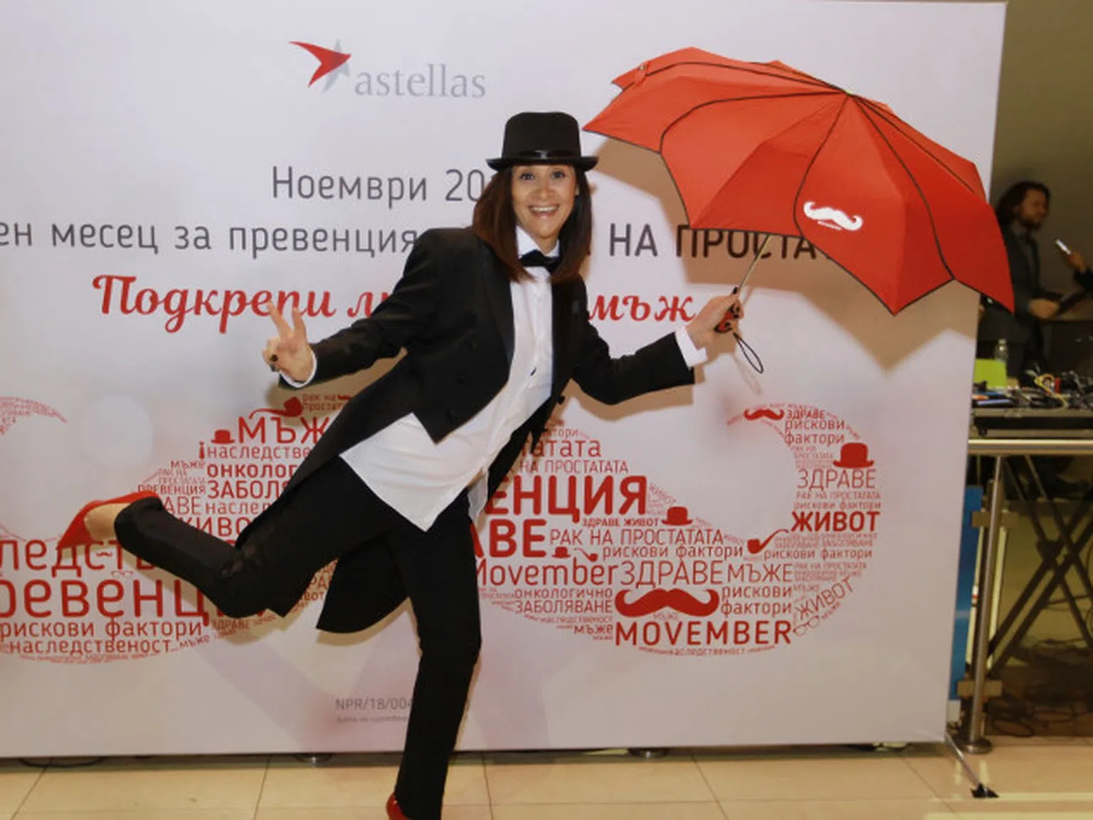 Мариана Попова танцува в метрото