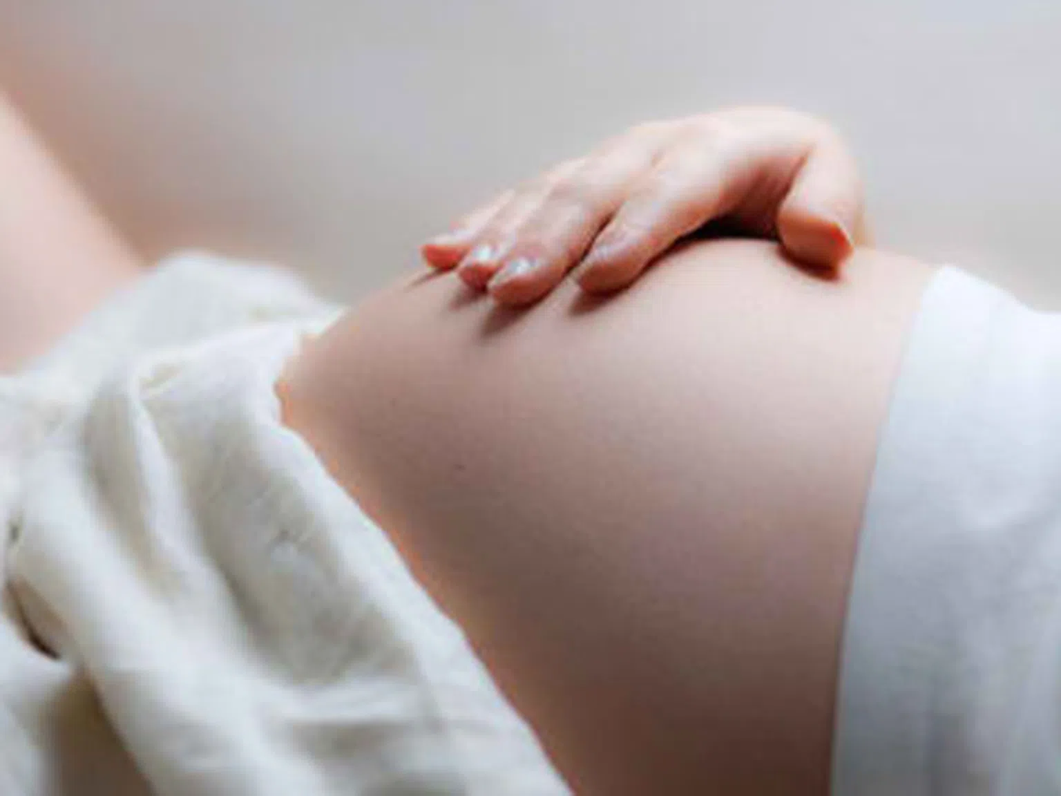 Колко килограма е нормално да се "добавят" към теглото по време на бременност