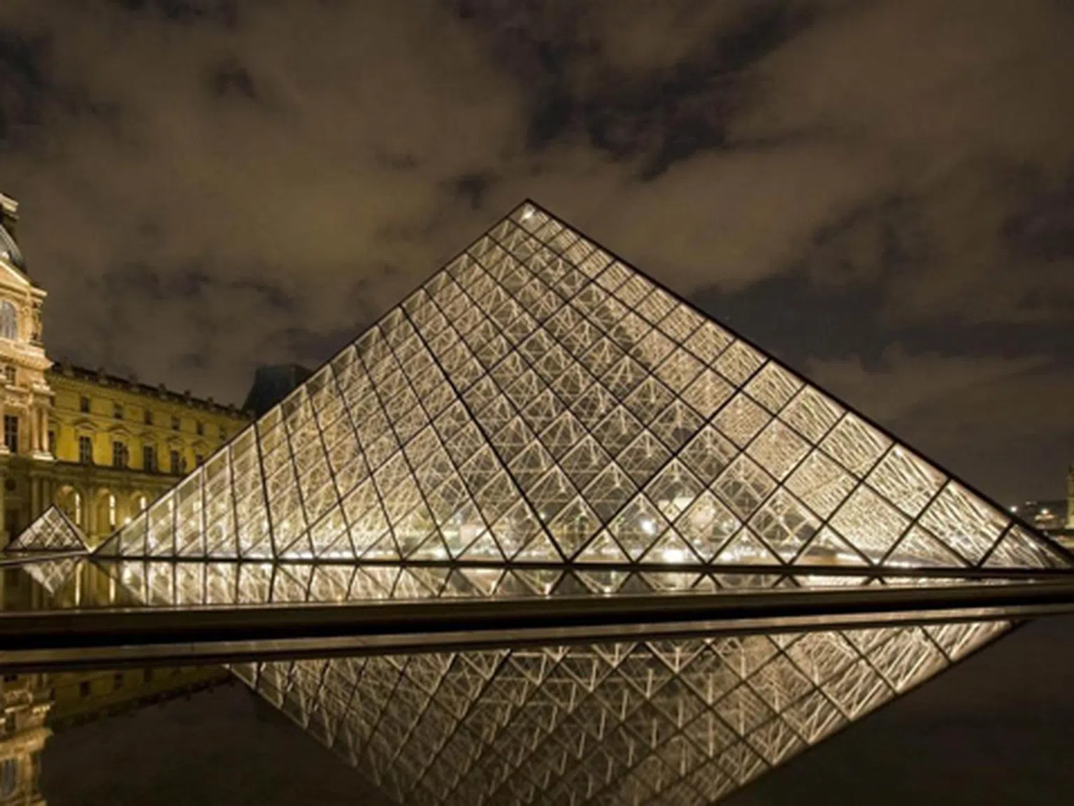 Най-добрите музеи на света: Лувърът