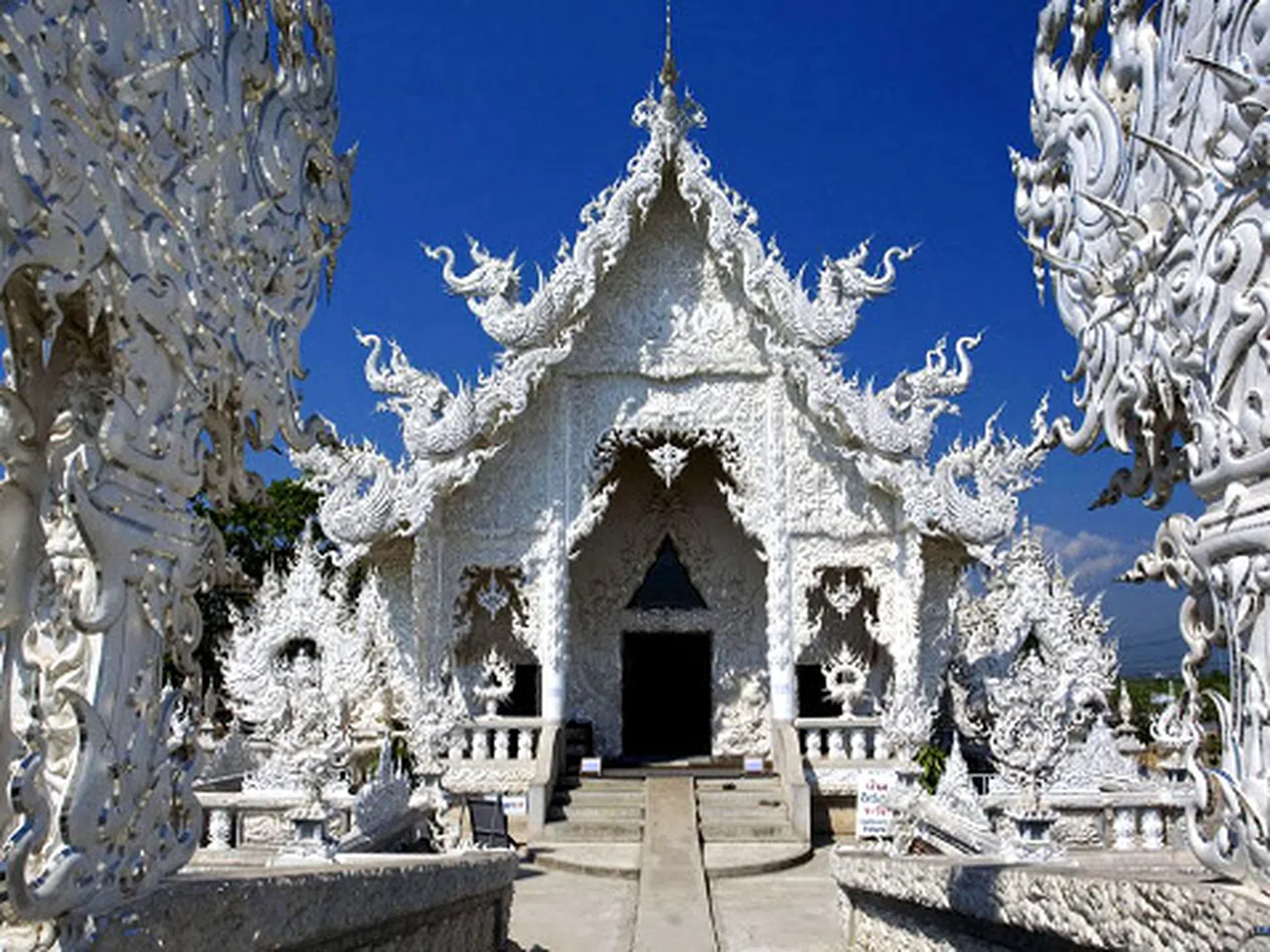 Уникален проект: Белият храм на Тайланд