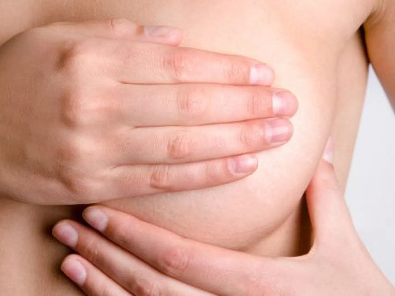 100 смели жени показаха гърдите си