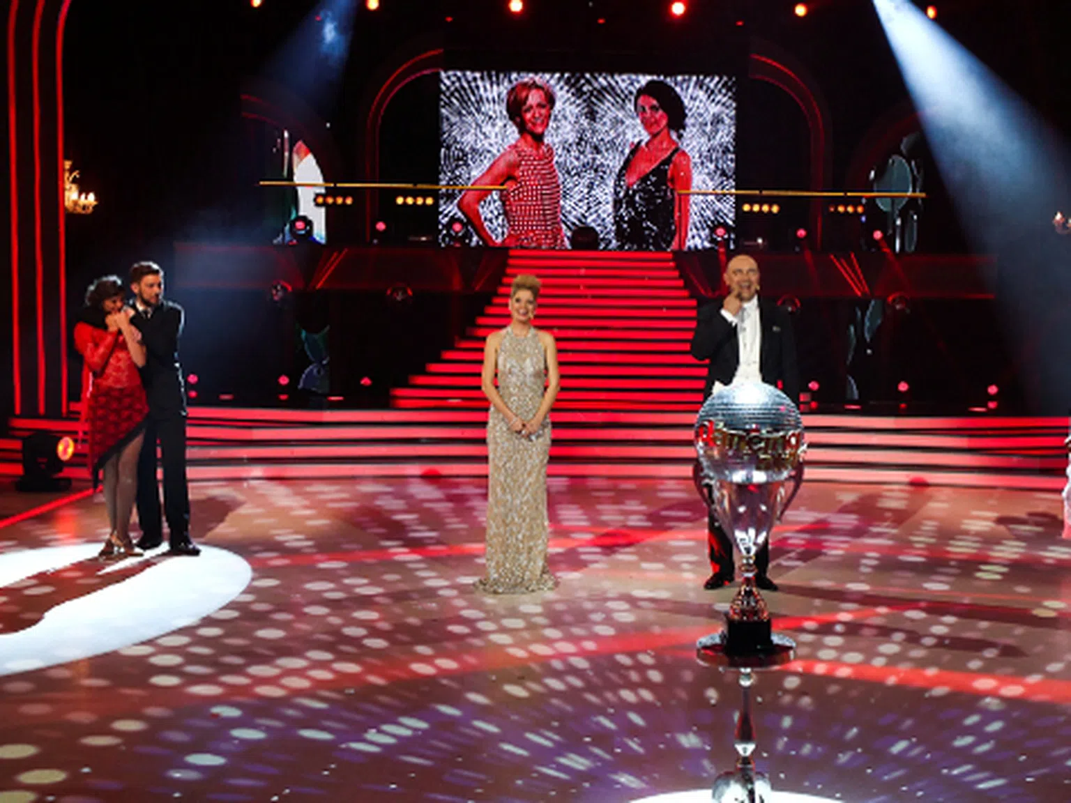 Албена Денкова е победителят в Dancing Stars 2014