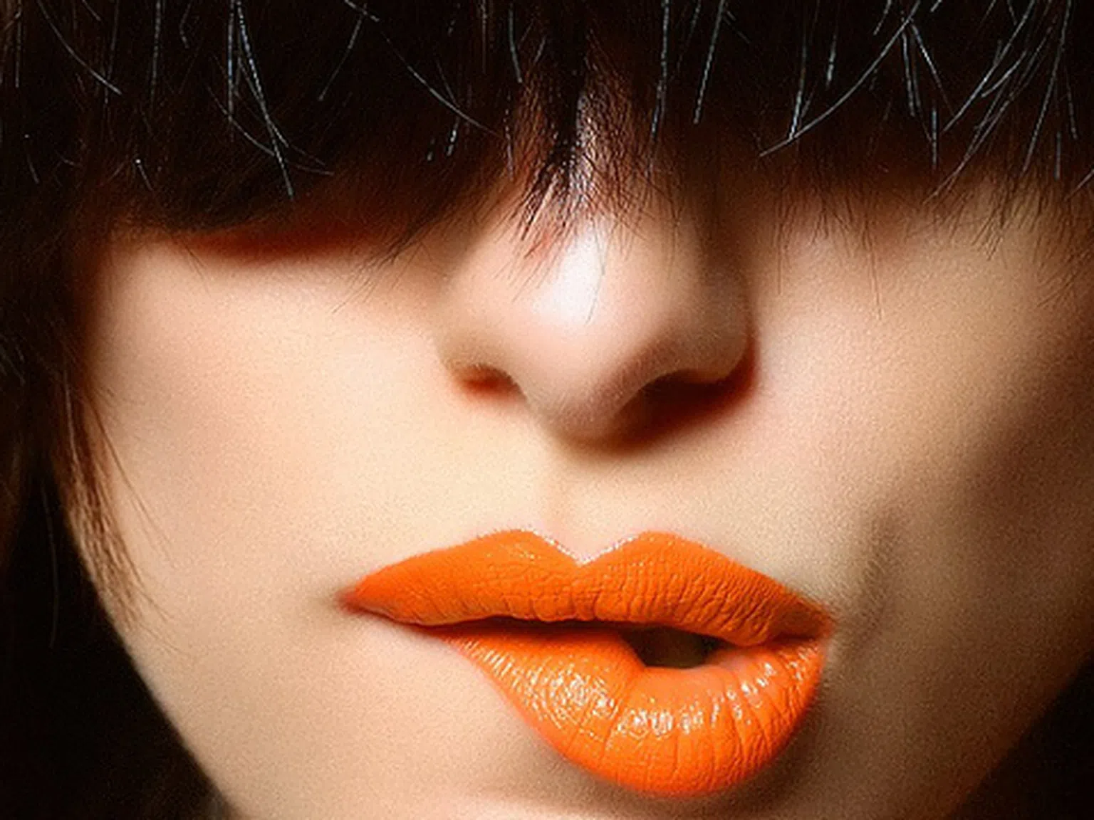 Оранжевите устни са хит тази пролет