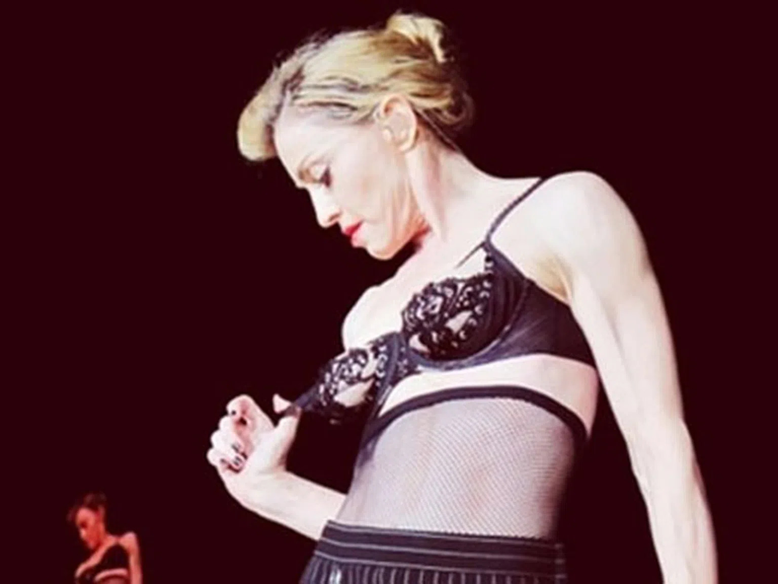 Мадона разголи гърдите си в Турция (снимки + видео 18+)