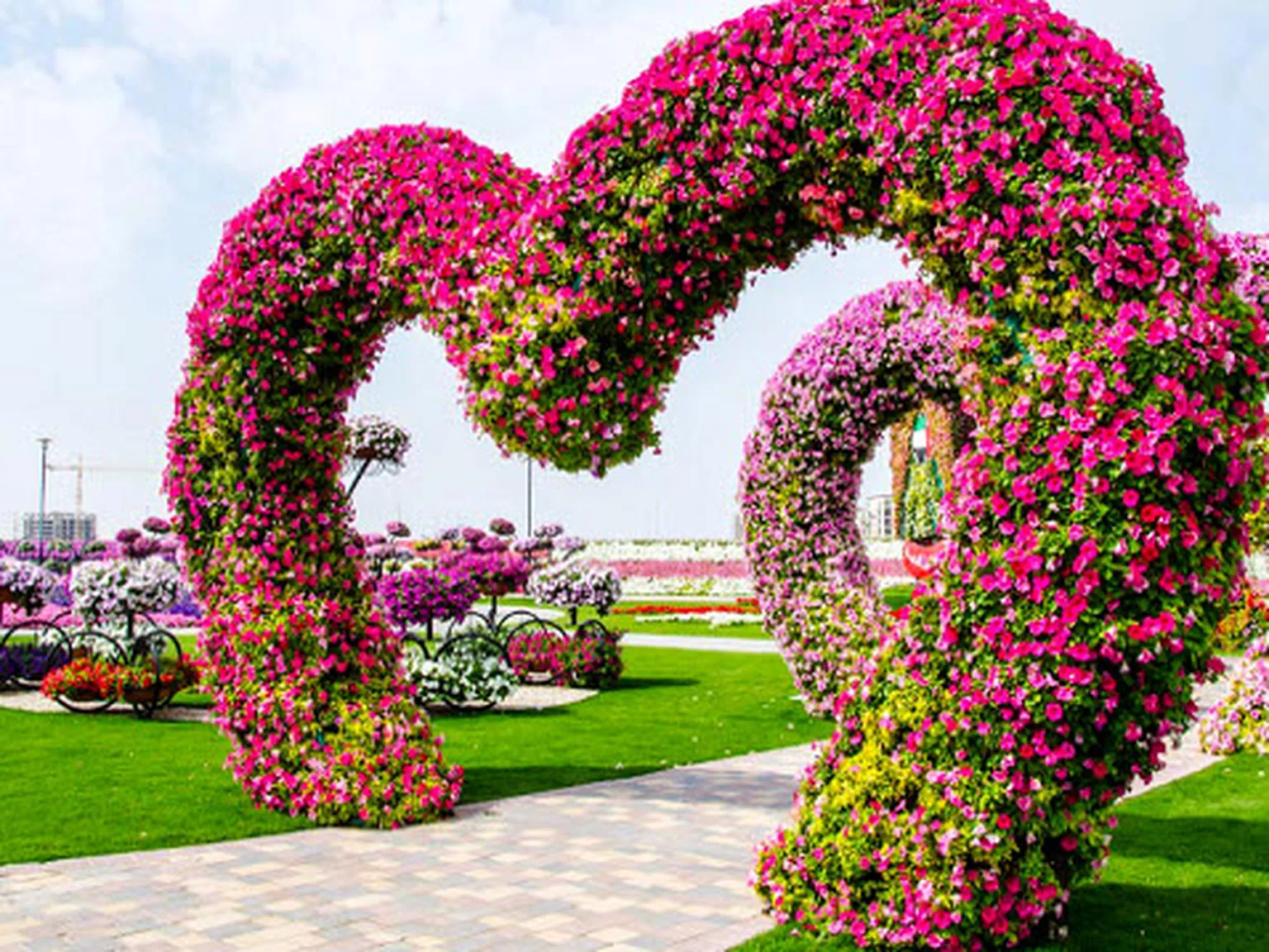 Miracle Garden: Градината с над 45 милиона цветя