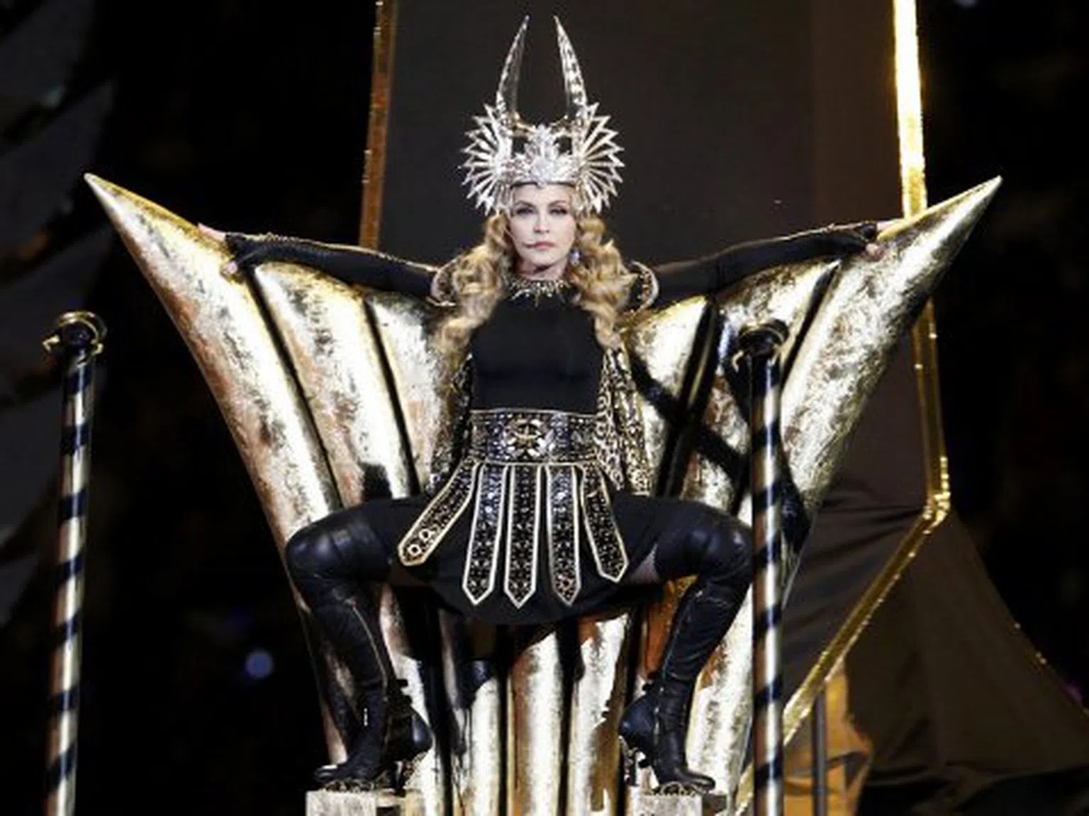 Най-грандиозното шоу в света? Мадона пя на Super Bowl