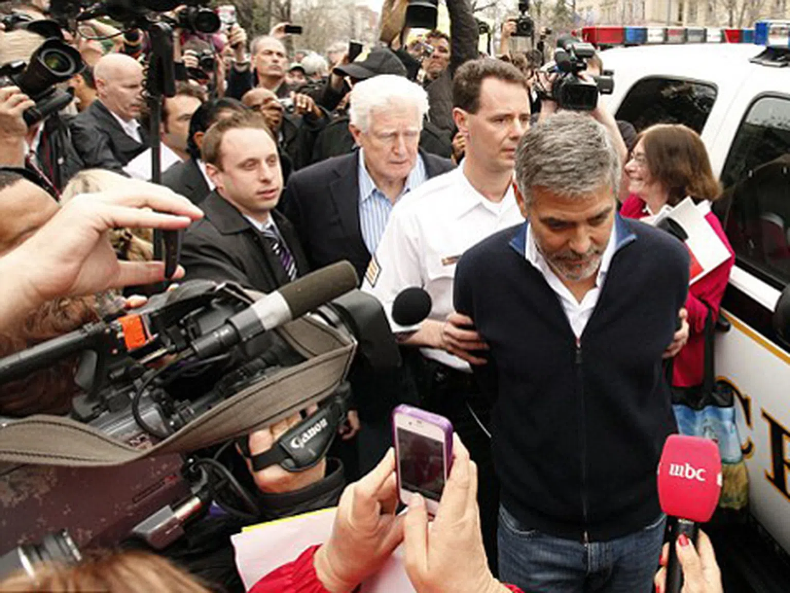 Арестуваха Джордж Клуни