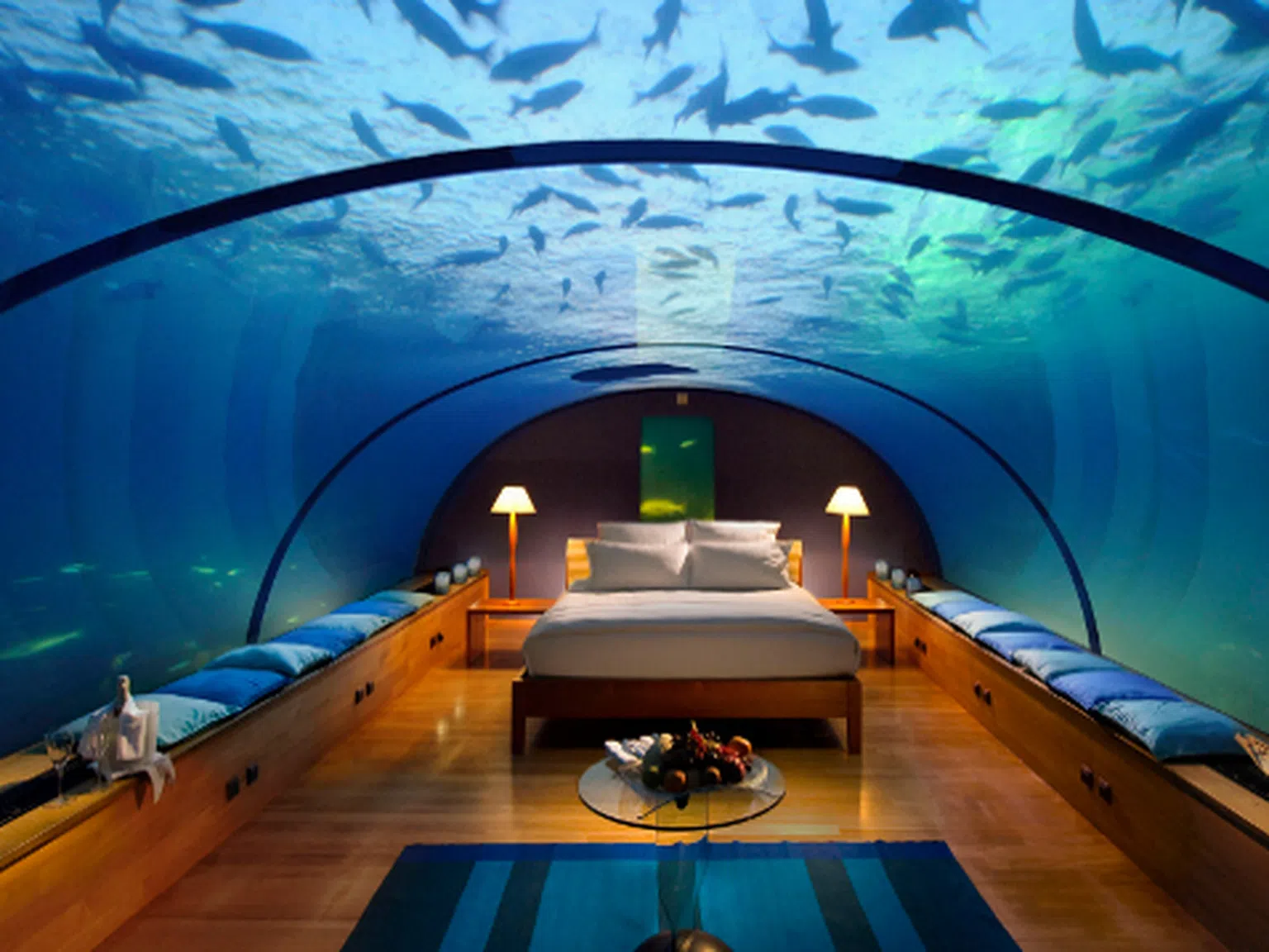 Нереално красив: Стъкленият подводен хотел в Малайзия