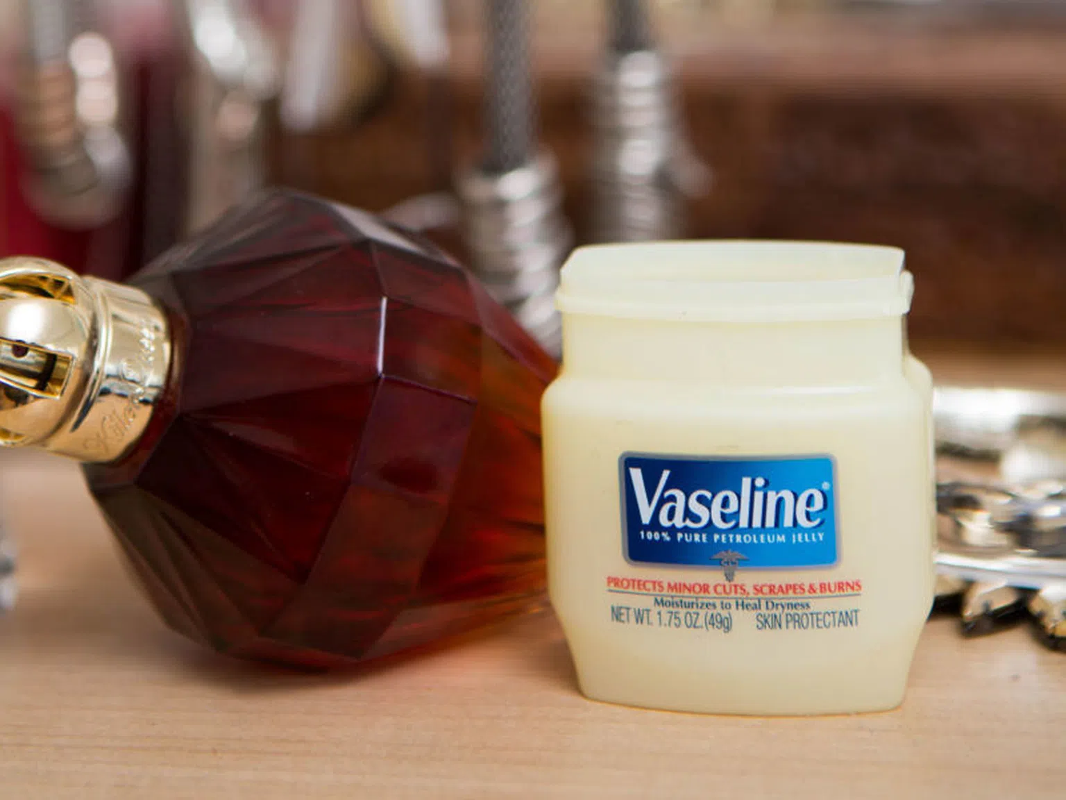 6 начина да използваш вазелина като козметичен продукт