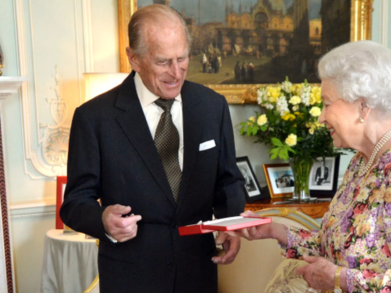 Кралица Елизабет II го закъса. Продава двореца си в Малта