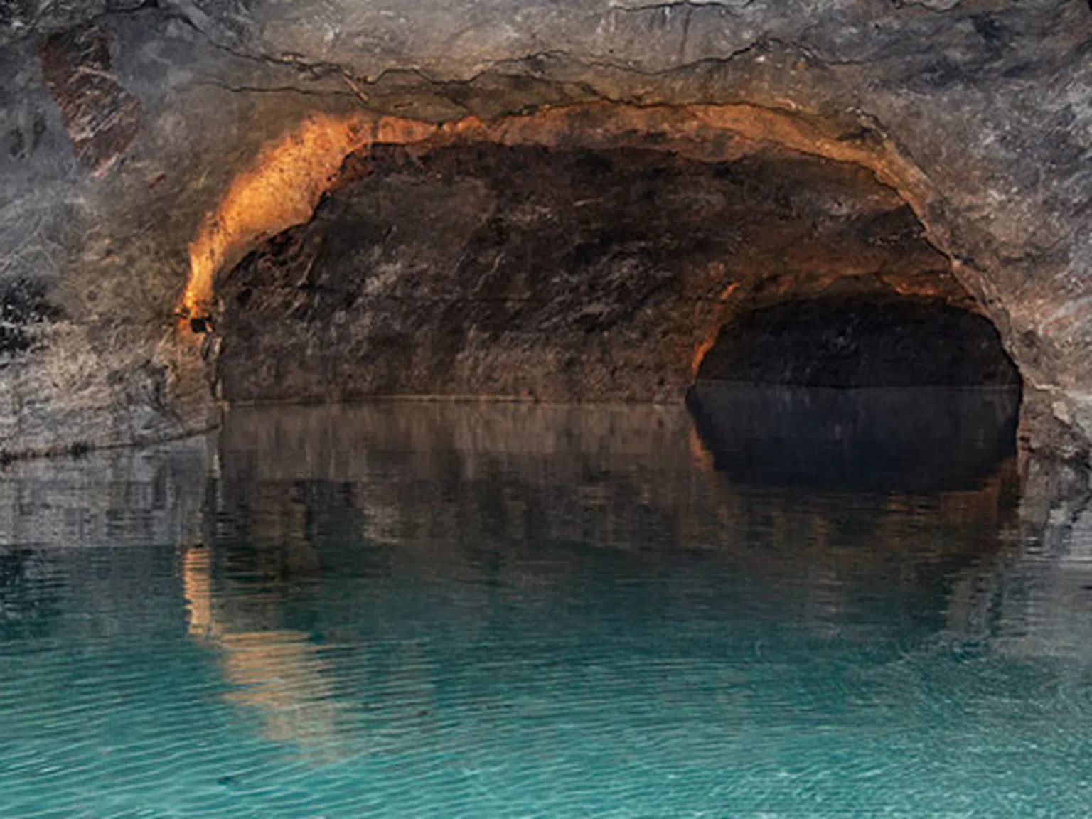 Зеегроте - най-голямото подземно езеро в Европа