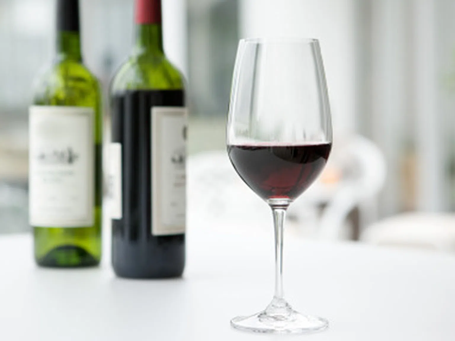 Червеното вино подобрява зрението