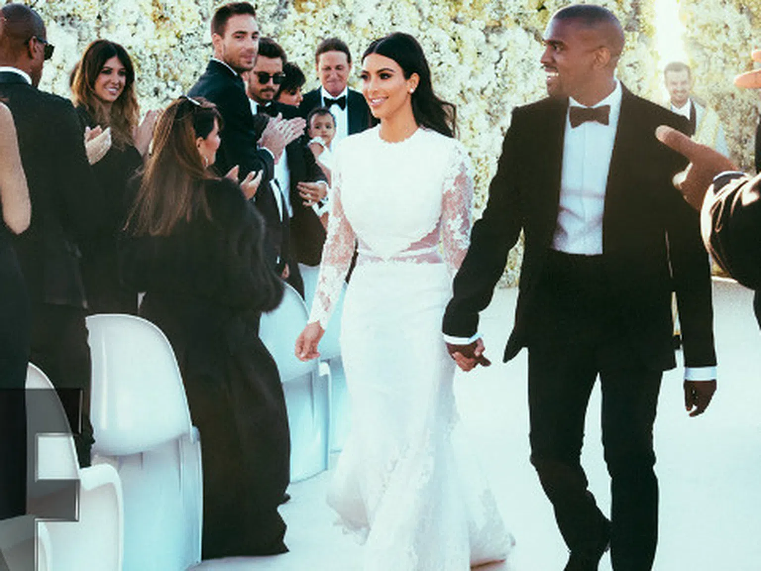 Официалните снимки от сватбата на Ким и Кание