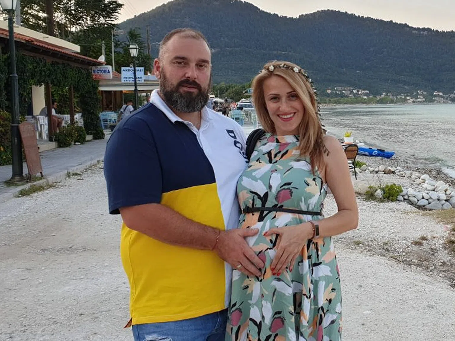 Те се завърнаха в родината, за да отгледат детето си в България