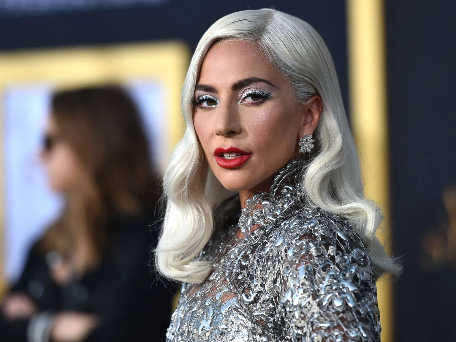 Лейди Гага призна през сълзи болката, която не ѝ дава мира (Видео)