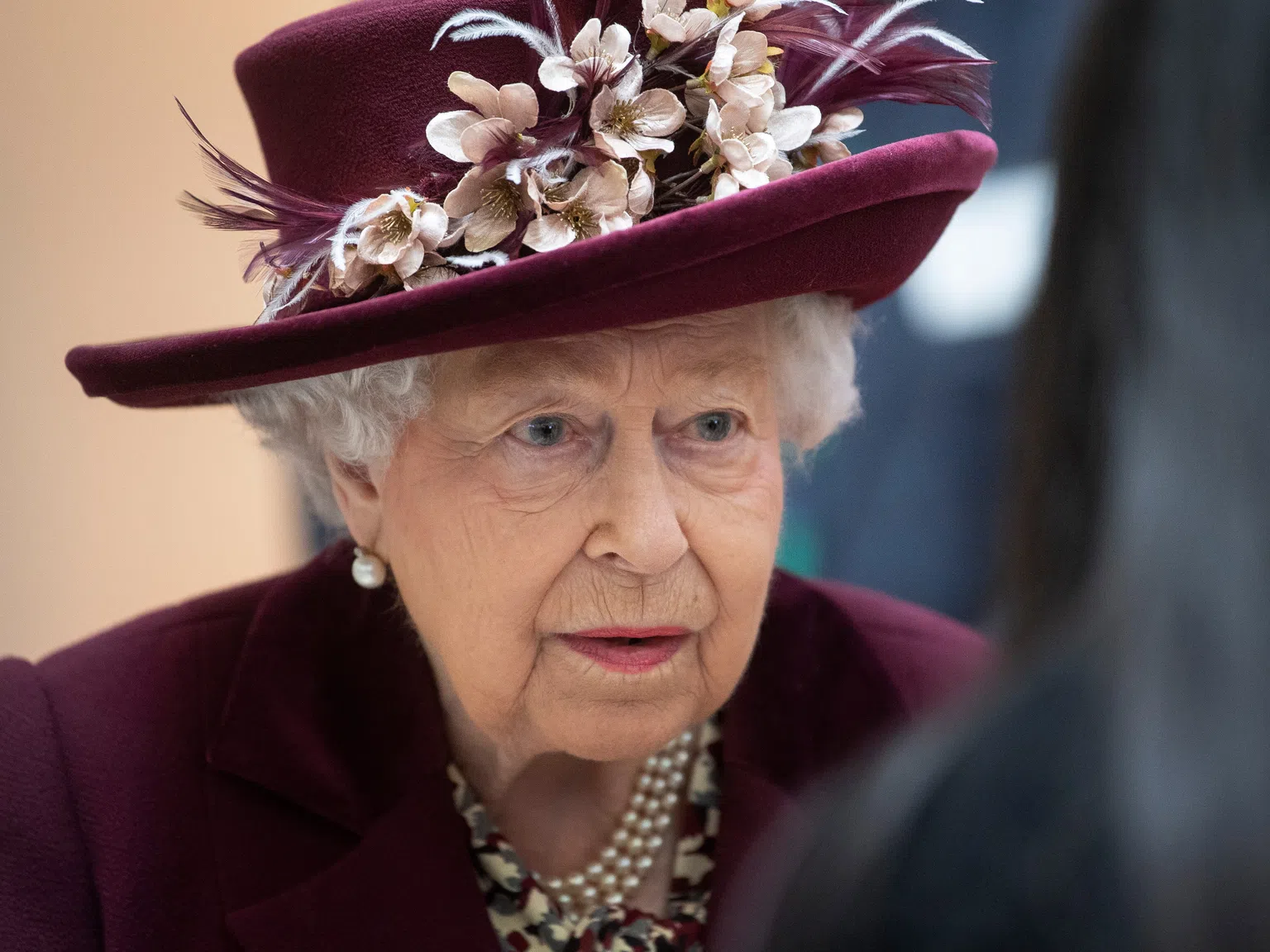 Елизабет II изненадващо наруши протокола заради страх от коронавируса