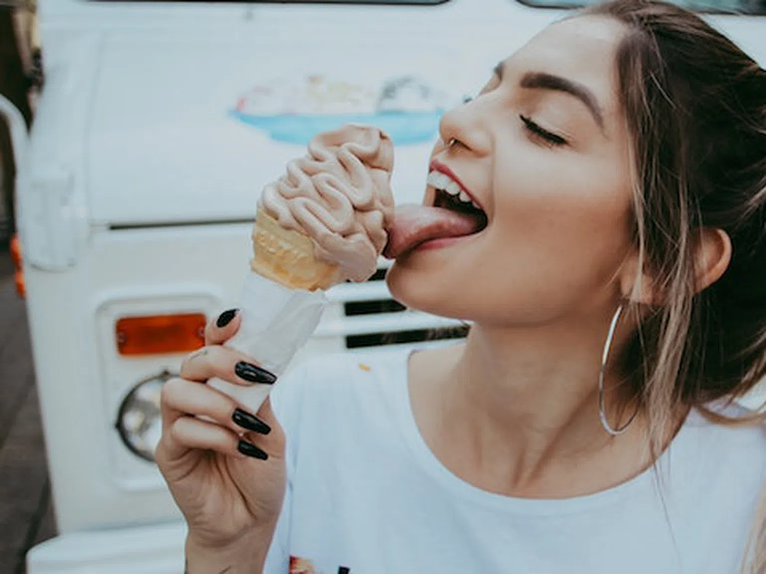 Любимият сладолед: Кои са опасните съставки в леденото изкушение?