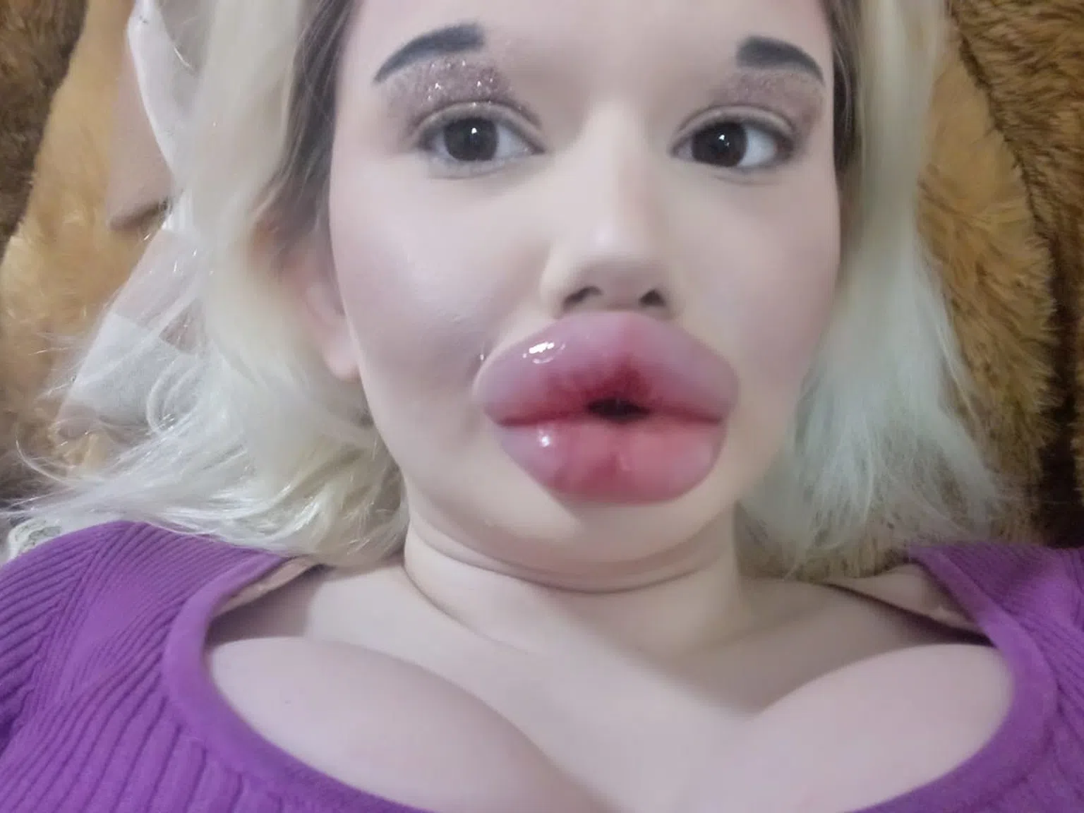 Светът в шок от силиконовото Барби от Бургас, тя се хвали с нови устни (снимки)