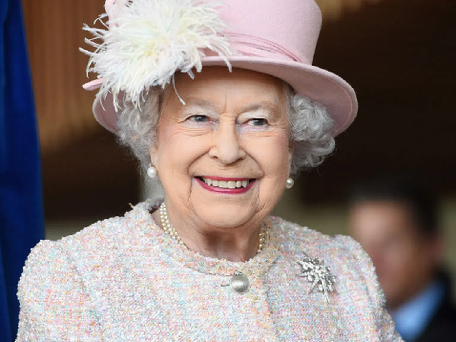 А кралица Елизабет язди в галоп вчeра. Ние сме в ШОК!