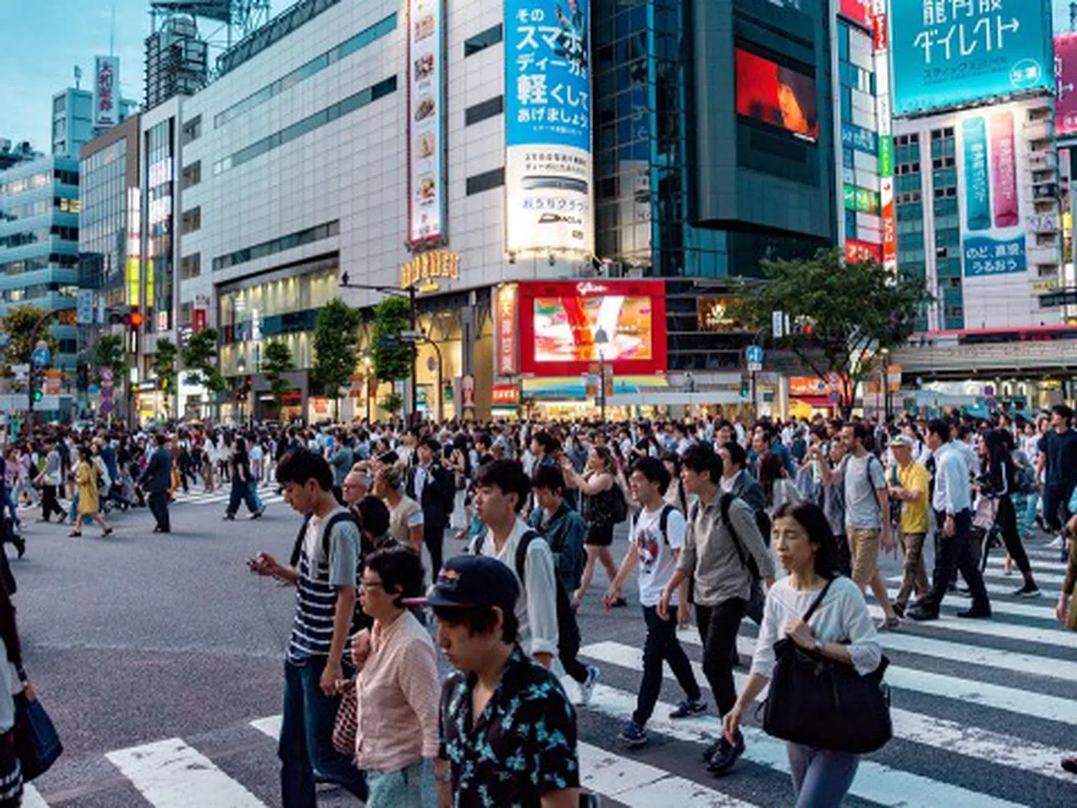 Кметът на Осака призова мъжете да пазаруват, защото жените много се колебаели