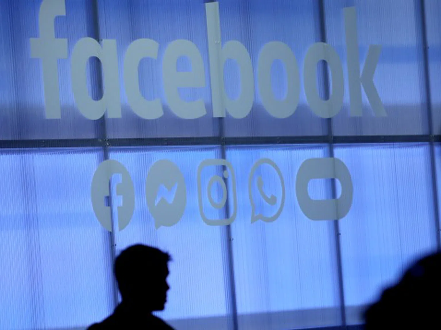 Искаме и ние: Служителите на Facebook ще работят от вкъщи до края на 2020-а