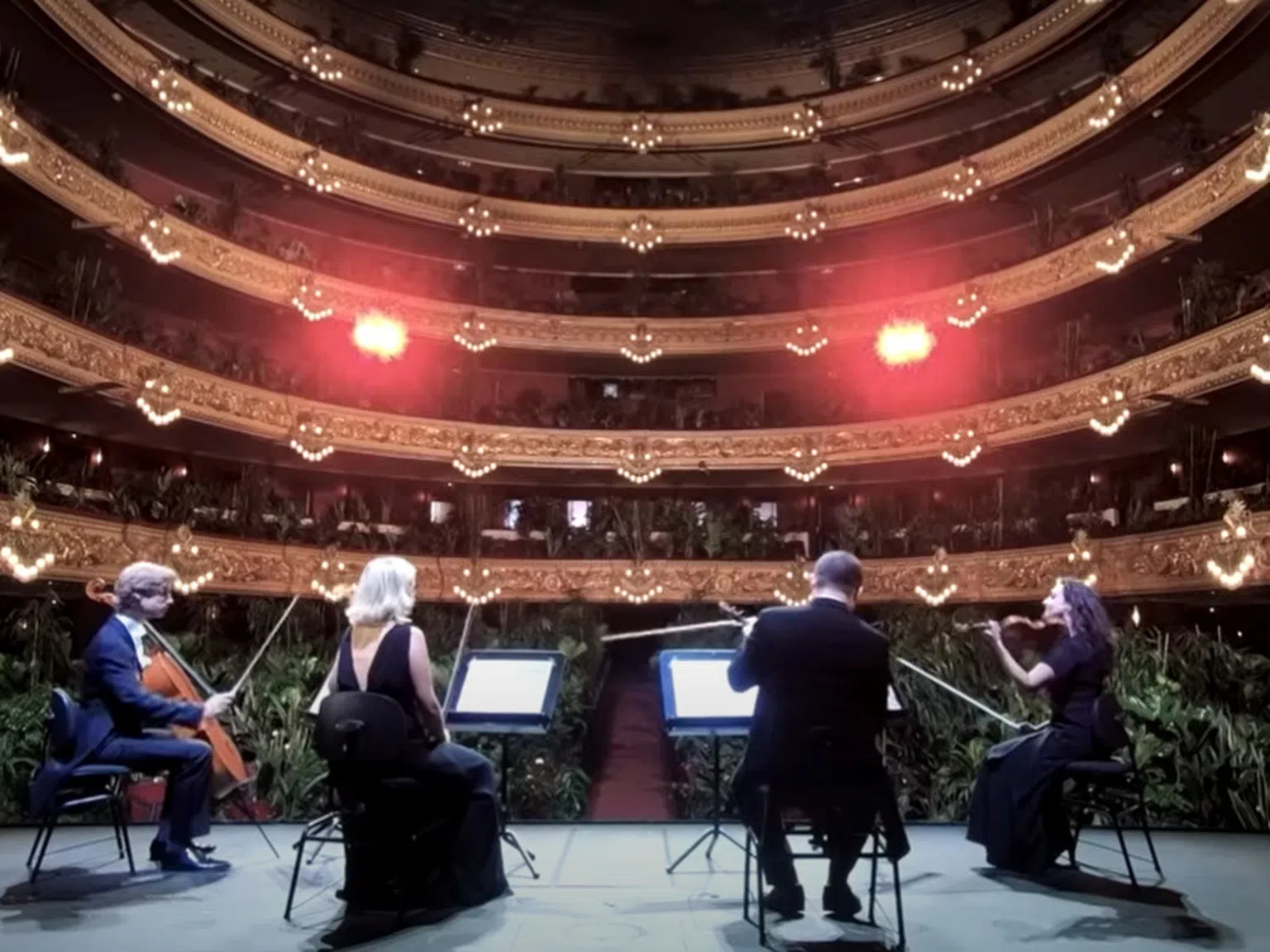 Операта на Барселона изнесе уникален концерт пред публика от над 2000 растения!