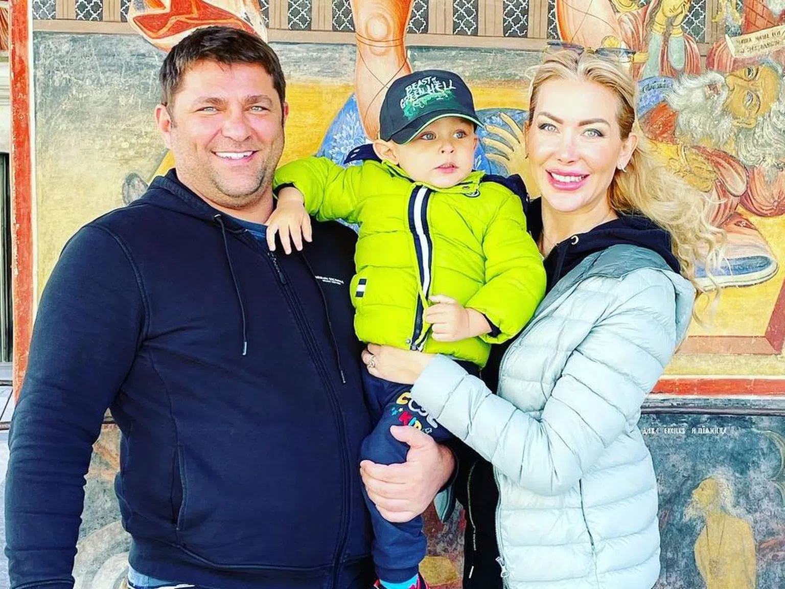 Антония Петрова кръсти сина си и наводни мрежата със снимки